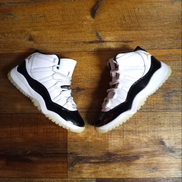Jordan Other - Boys Sz 2 Youth Jordan 11 Sneakers